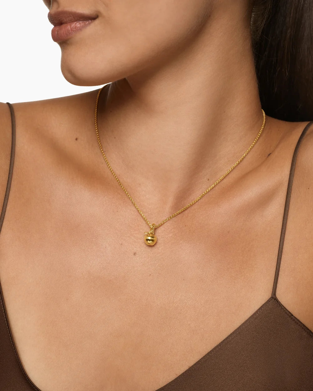PETITE APPLE AMULET 18K Yellow Gold, 10mm