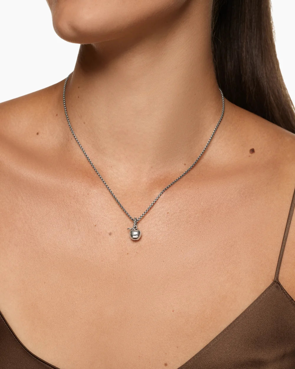 PETITE APPLE AMULET Sterling Silver, 10mm
