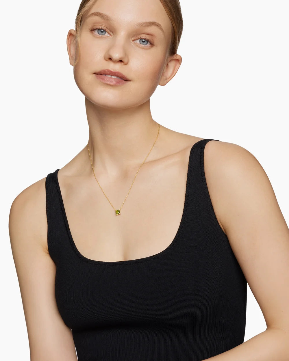 PETITE CHATELAINE® PENDANT NECKLACE 18K Yellow Gold with Peridot and Diamonds, 7mm