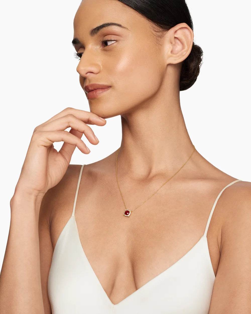 PETITE CHATELAINE® PAVÉ BEZEL PENDANT NECKLACE 18K Yellow Gold with Garnet and Diamonds, 7mm