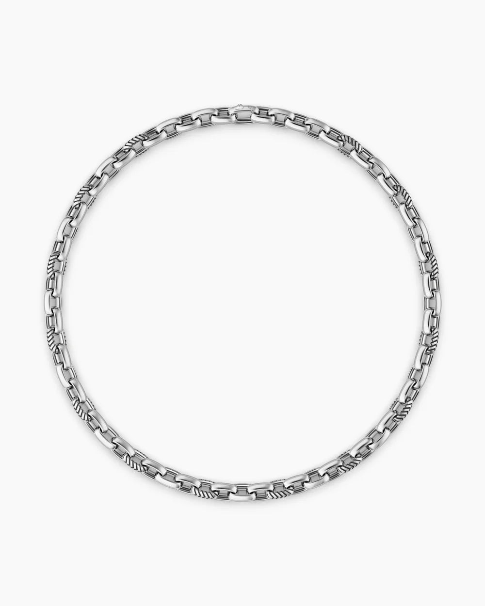 CHEVRON OVAL LINK NECKLACE Sterling Silver, 10mm