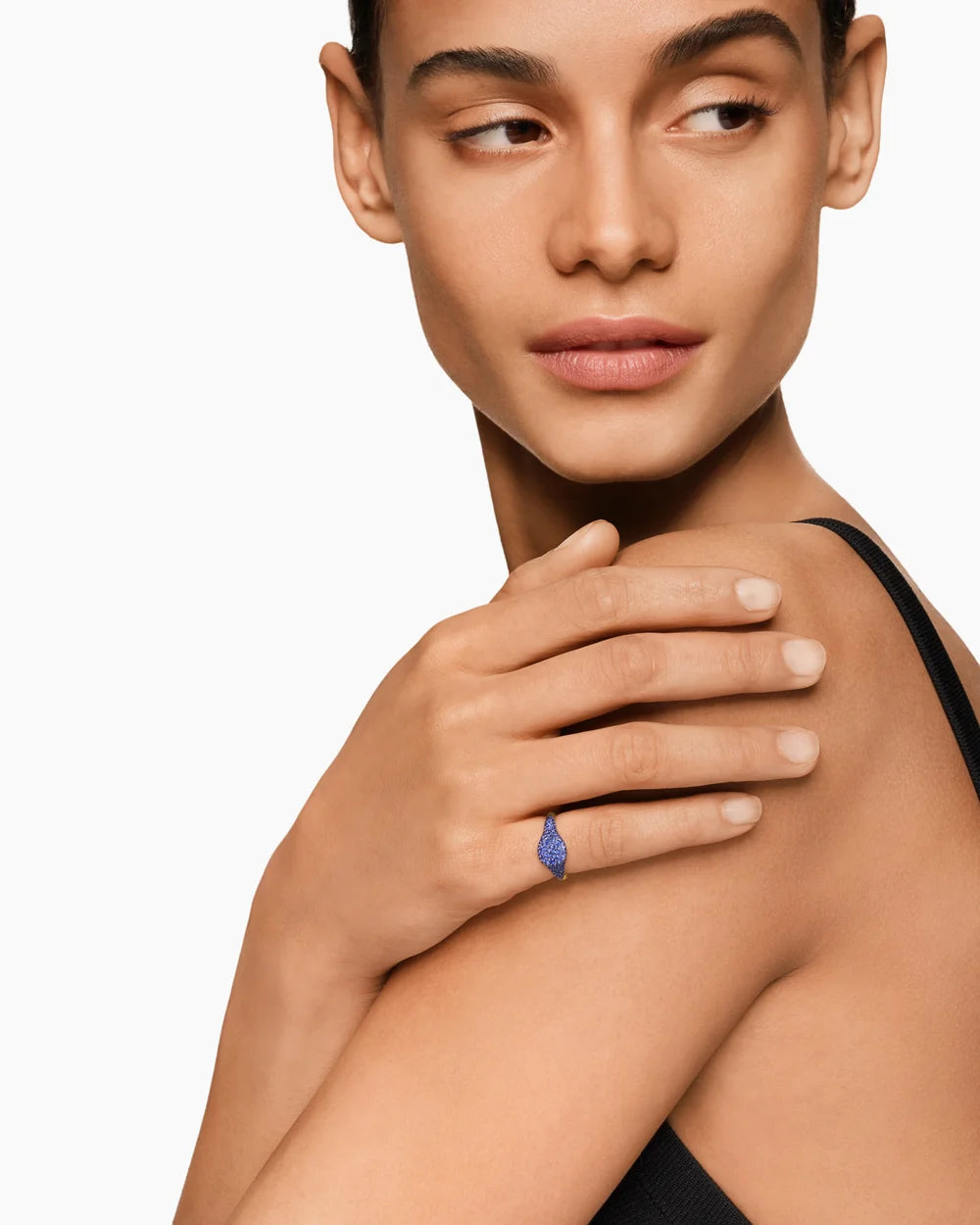PETITE PAVÉ PINKY RING 18K Yellow Gold with Sapphires, 7mm