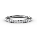 18K White Gold Diamond Wedding Band