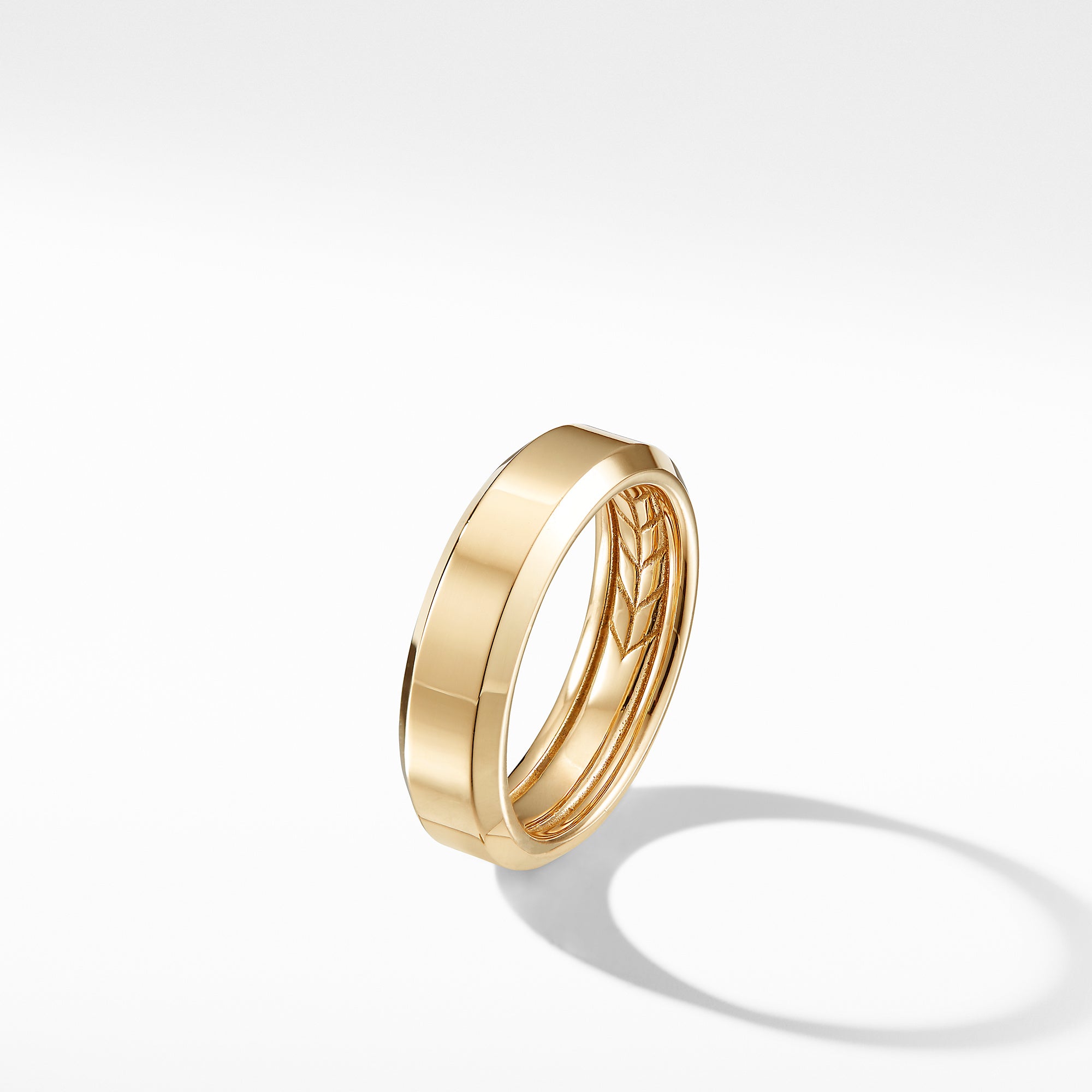 Beveled Band Ring in 18K Yellow Gold, 6mm